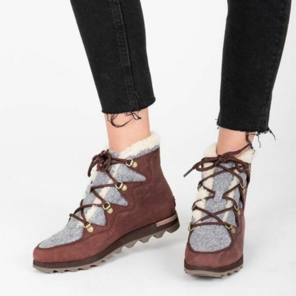 Sorel Sneakchic Alpine Winter Boots Size 6M
